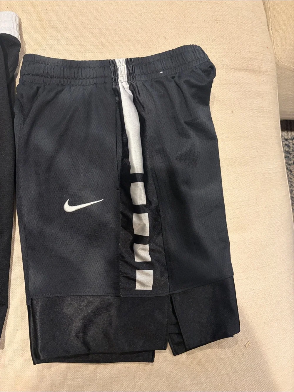 set of 2 nike elite dri fit basketball shorts black white silver boys sz large